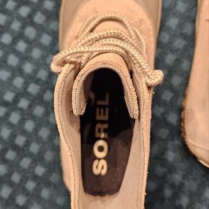 Sorels out n about boots